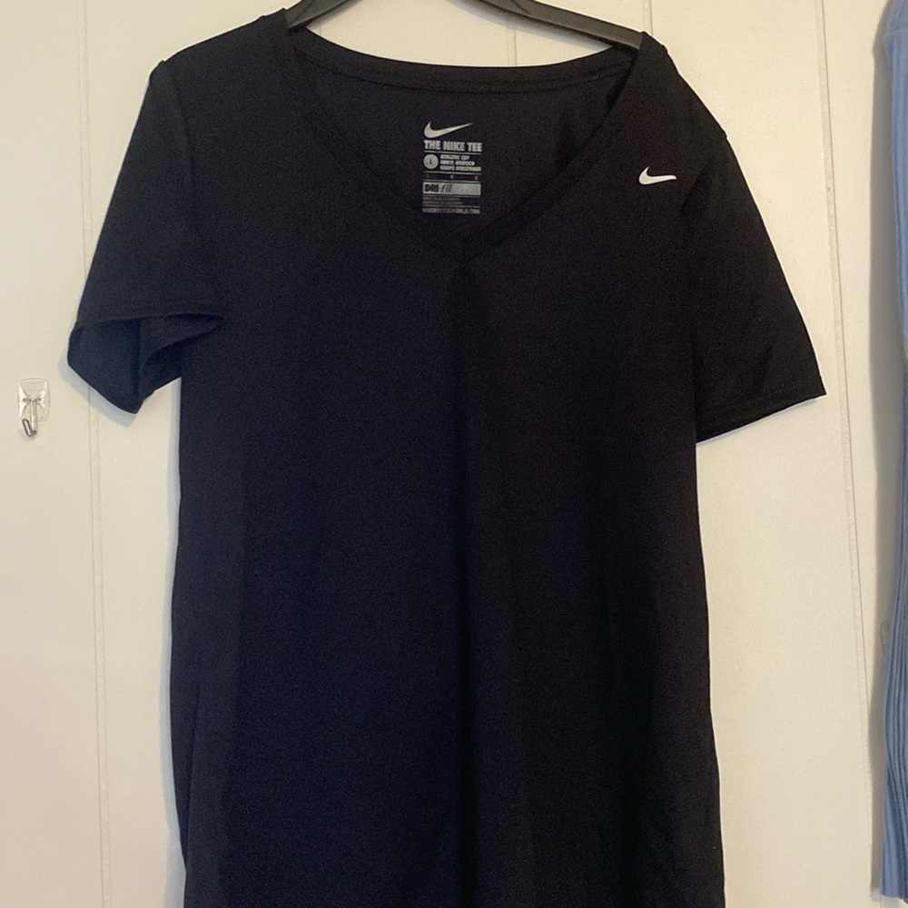 Women’s Nike The Nike Tee Dri-Fit